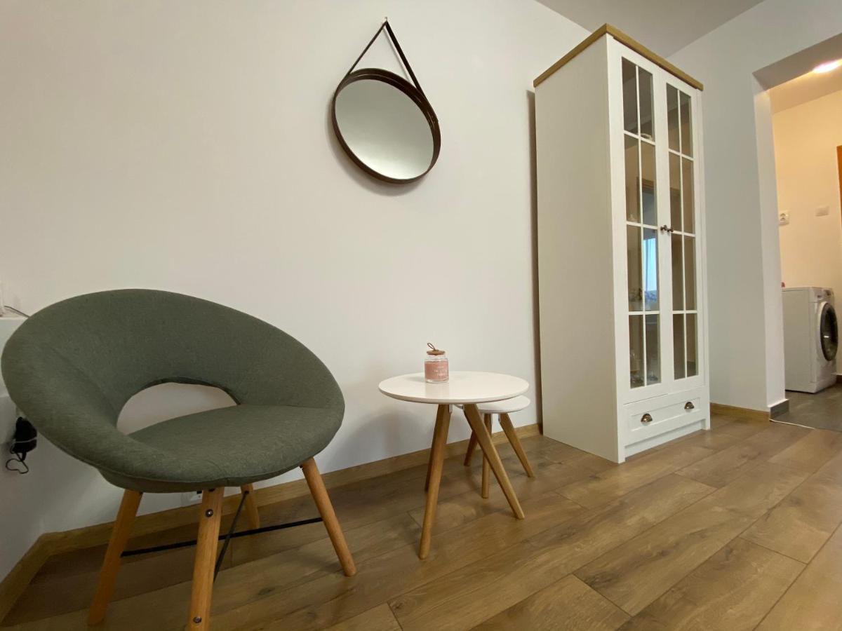 Apartment Hall *