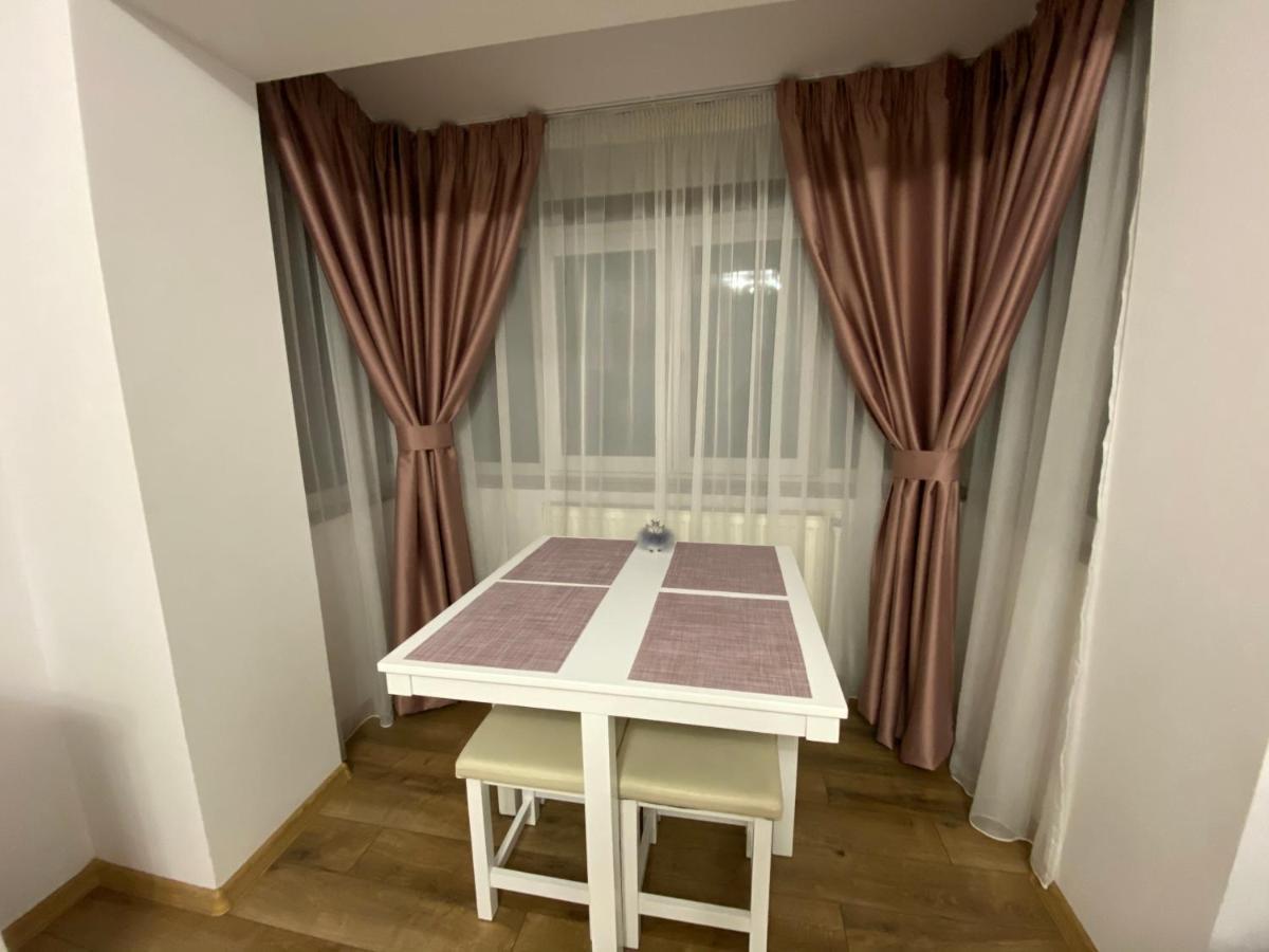 Apartment Hall *